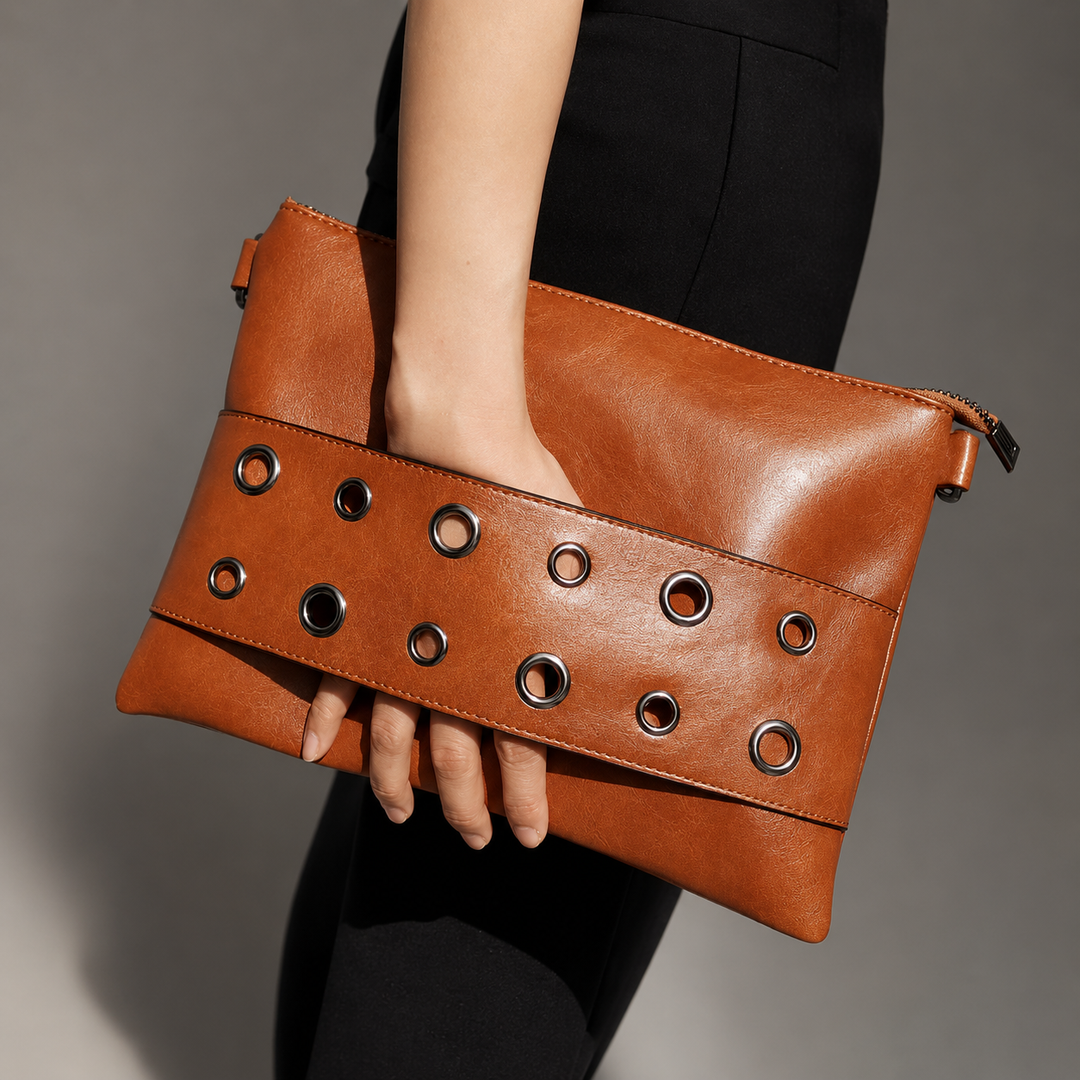 Domina Rivet Clutch