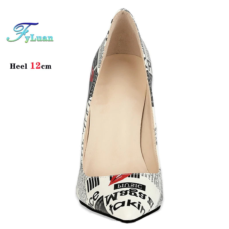 Gazzetta Newsprint Pointed Pumps