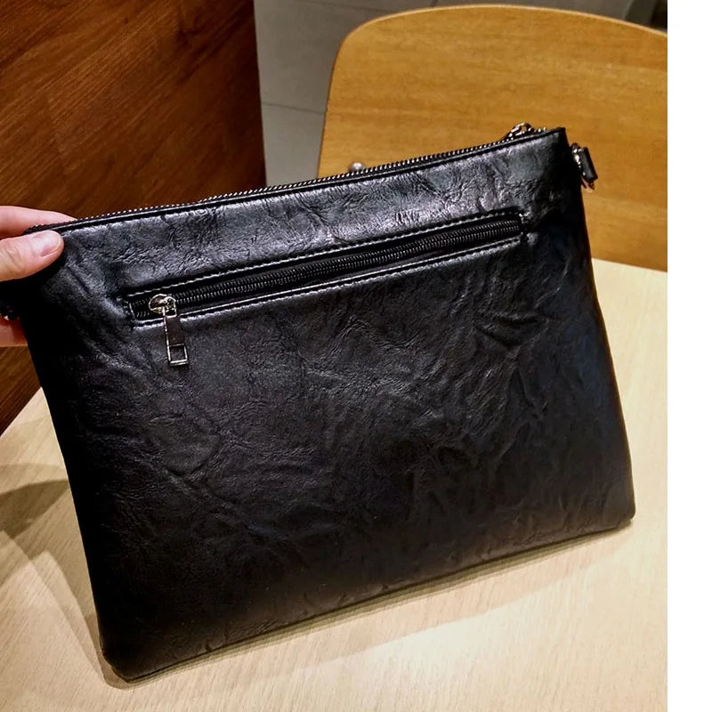 Domina Rivet Clutch