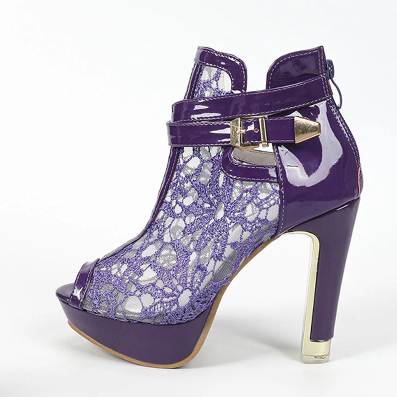 Pizzo Floral Lace Peep-Toe Booties