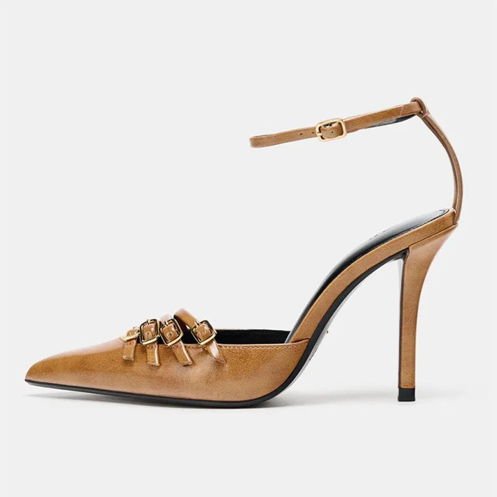 Cinque Buckle Heel