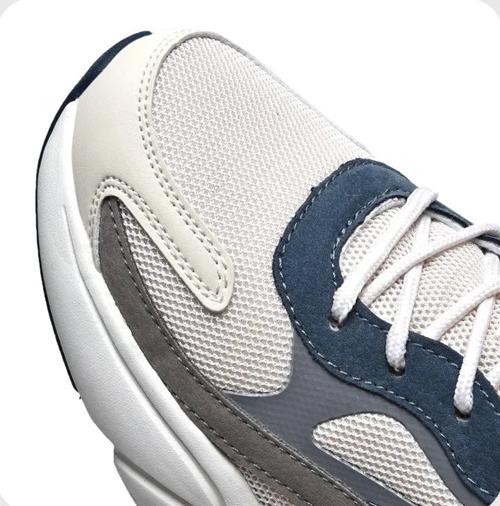 Stridemark Sneakers