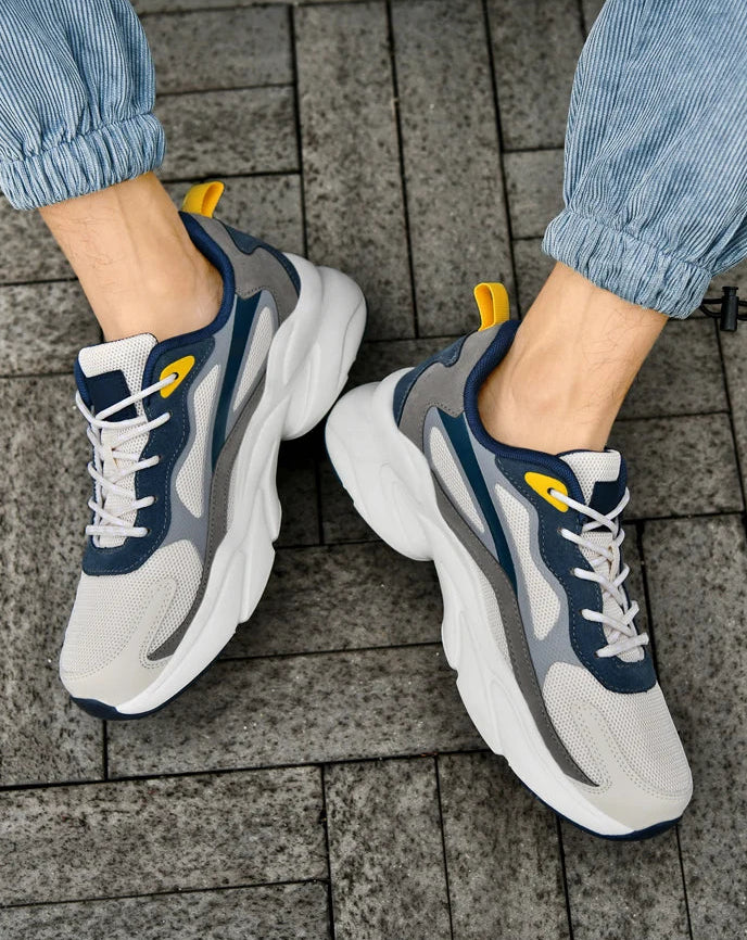Stridemark Sneakers