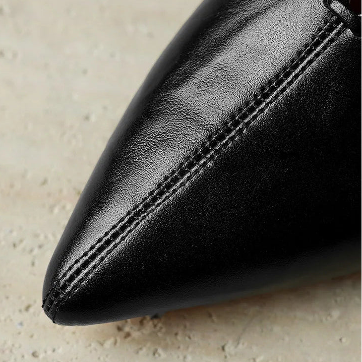 Forma Leather Pumps