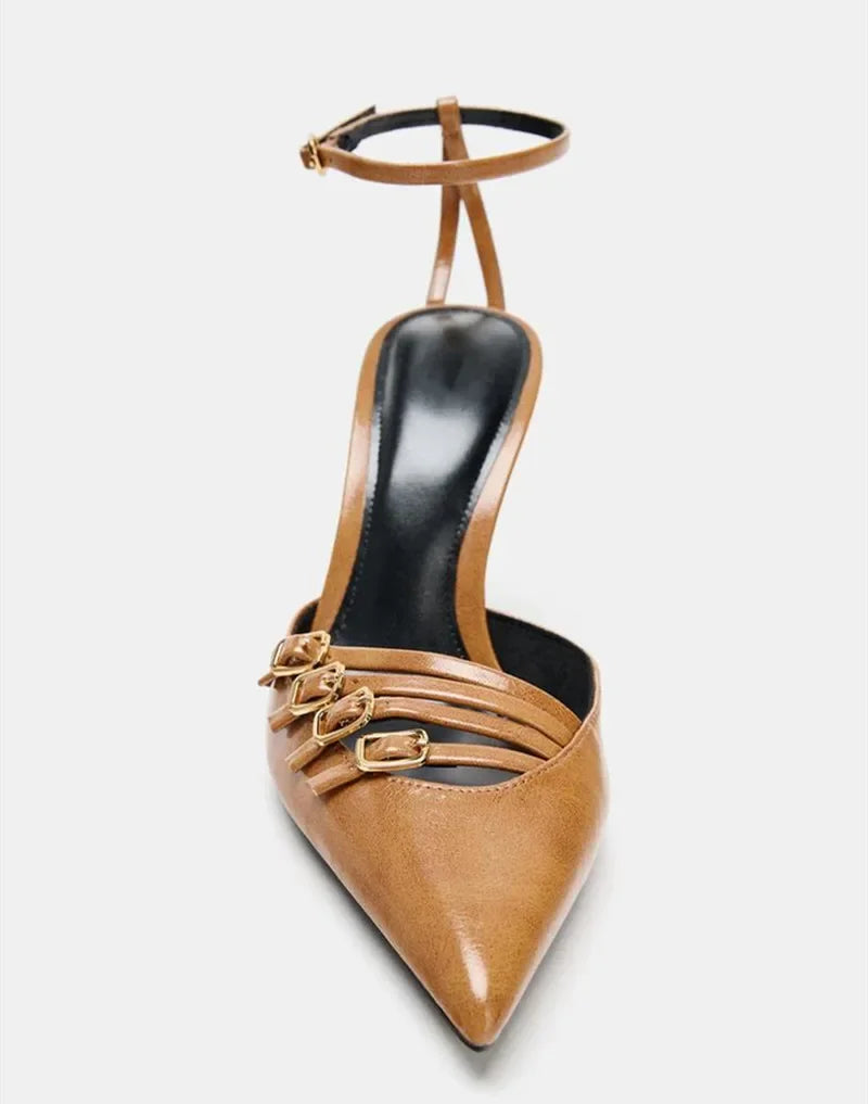 Cinque Buckle Heel