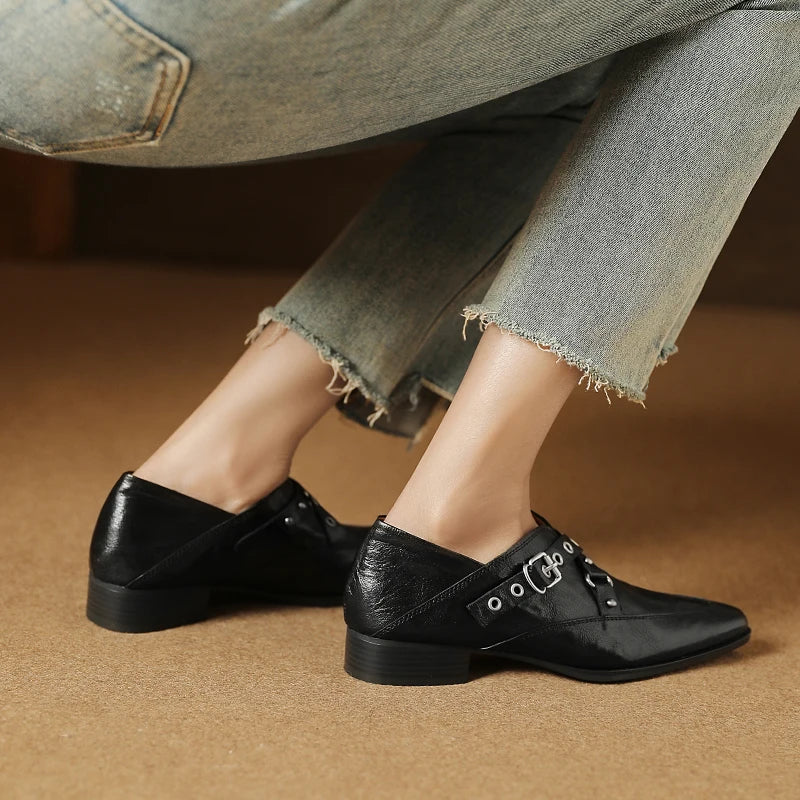 Vittoria Strap Pumps