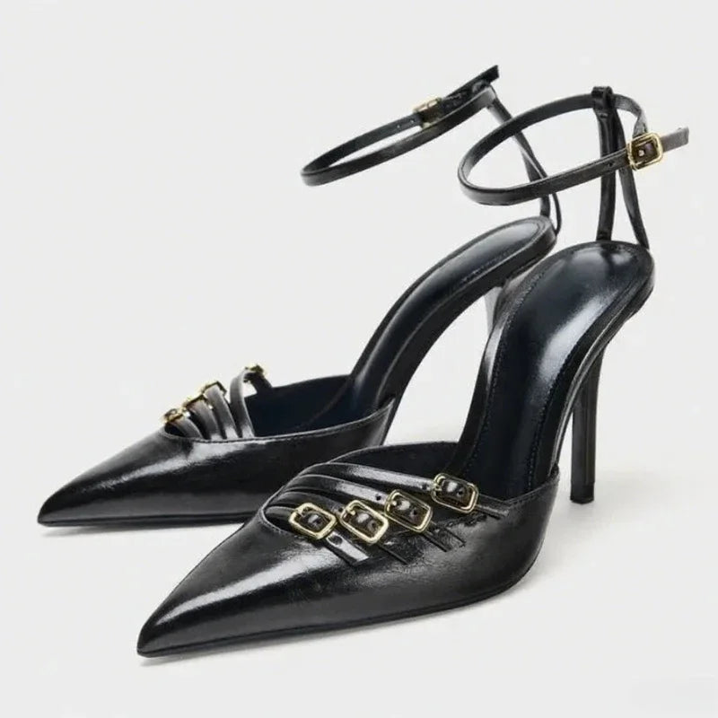 Cinque Buckle Heel