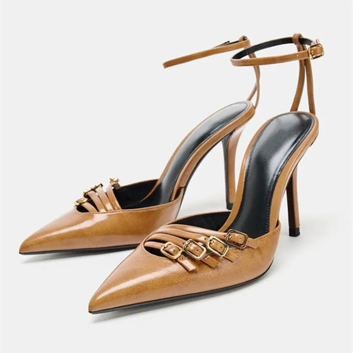 Cinque Buckle Heel