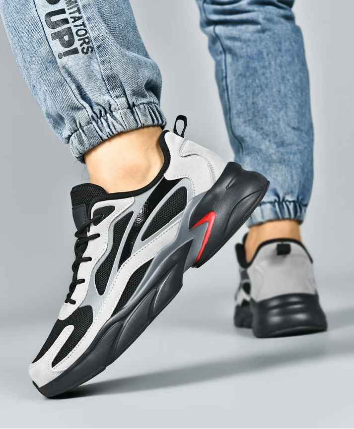 Stridemark Sneakers