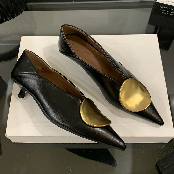 Icon Disc Point Pumps