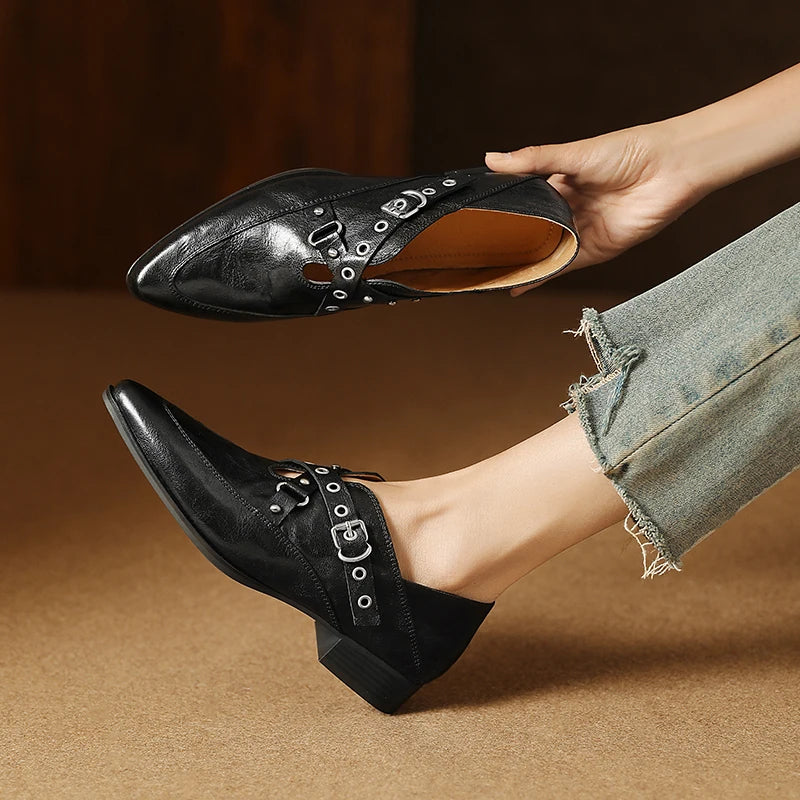 Vittoria Strap Pumps