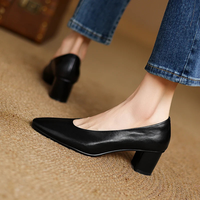 Valeria Leather Pumps