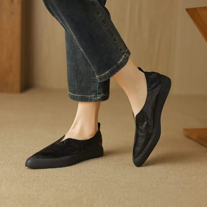 Valenza V-Cut Leather Loafers