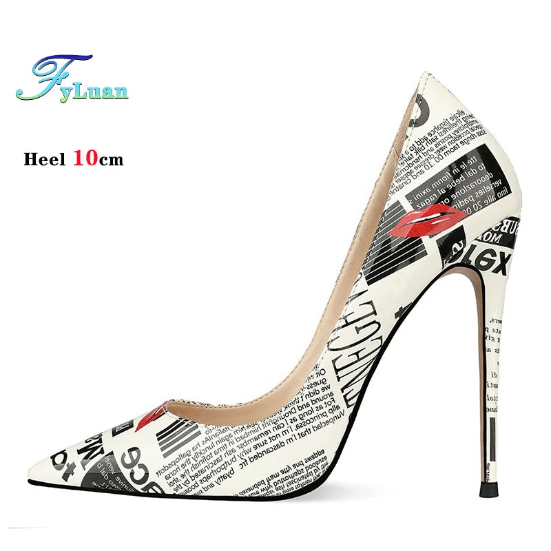 Gazzetta Newsprint Pointed Pumps