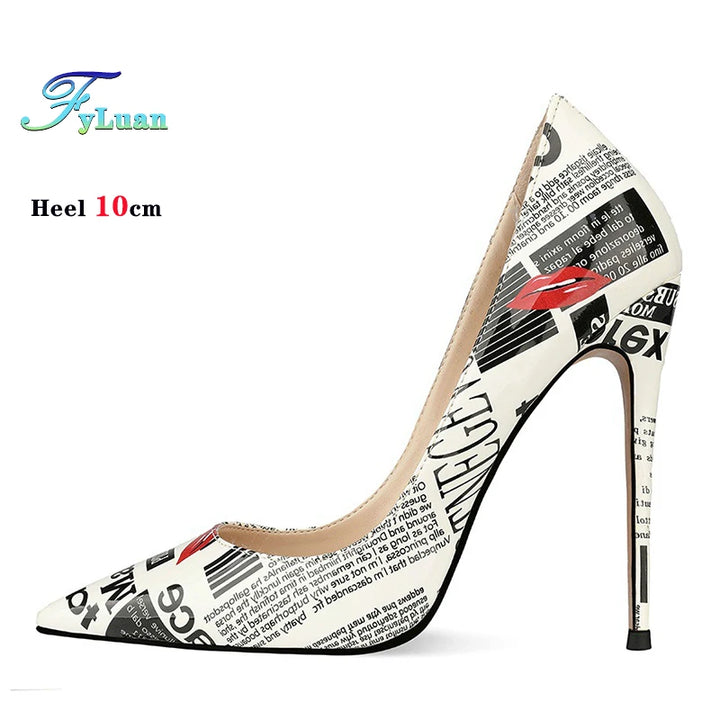Gazzetta Newsprint Pointed Pumps