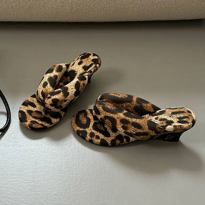 Cuscino Puffy Thong Slippers