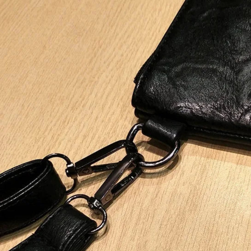 Domina Rivet Clutch