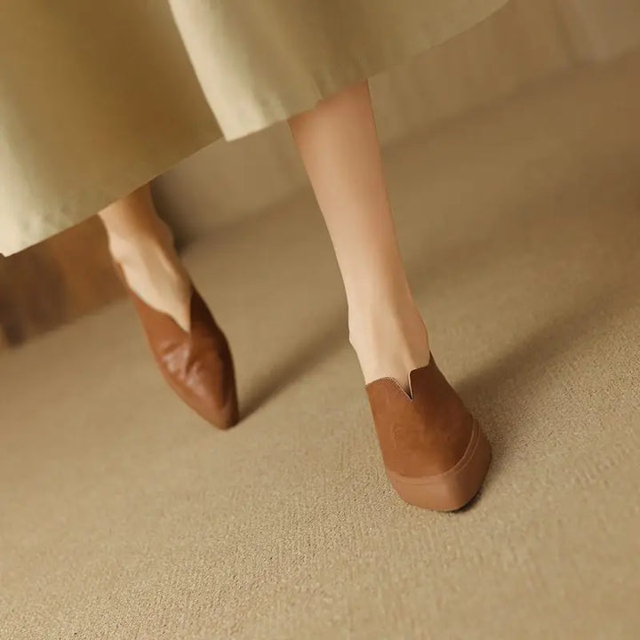 Valenza V-Cut Leather Loafers