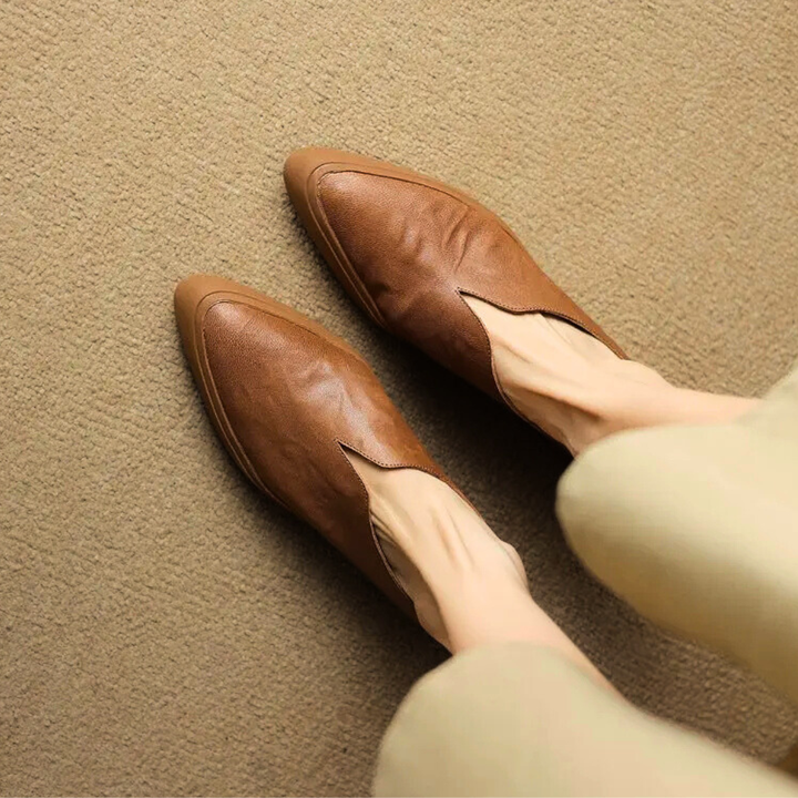 Valenza V-Cut Leather Loafers