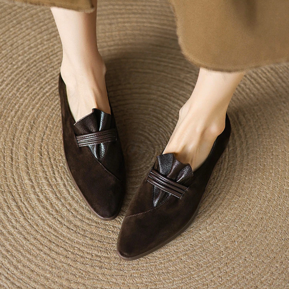Plicata Leather Flats