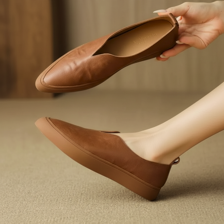 Valenza V-Cut Leather Loafers