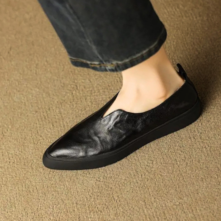 Valenza V-Cut Leather Loafers