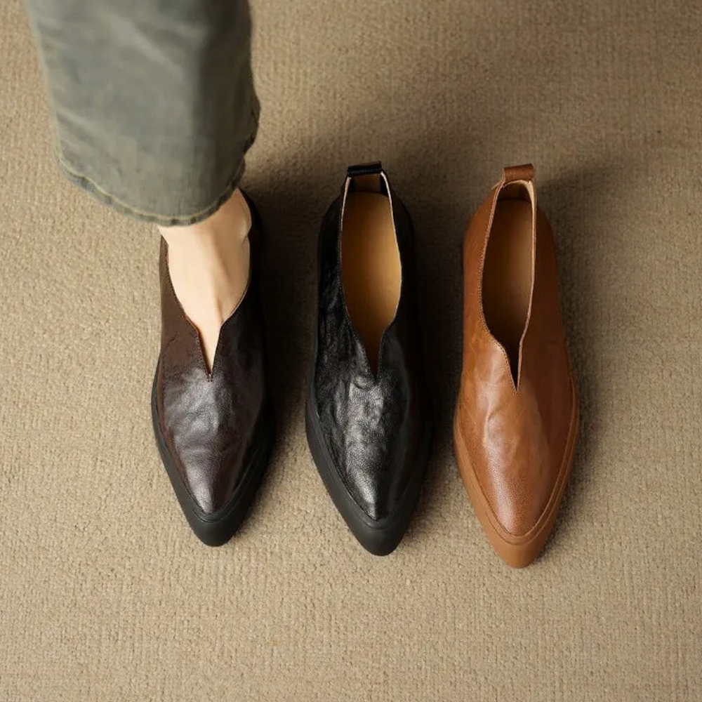 Valenza V-Cut Leather Loafers