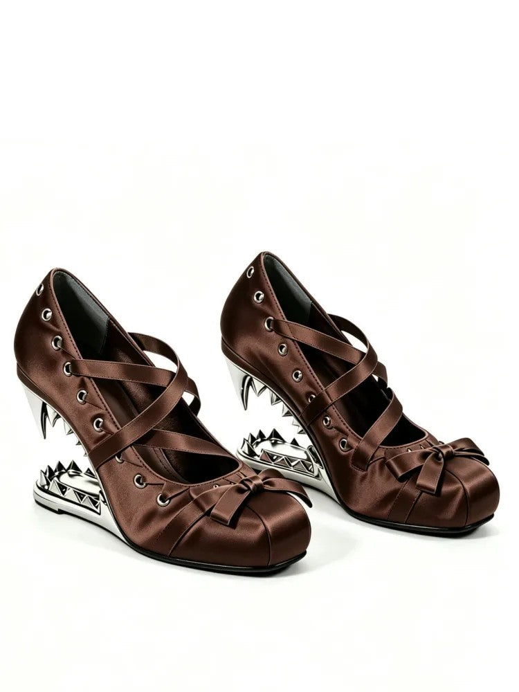 Vampira Fang-Heel Pumps
