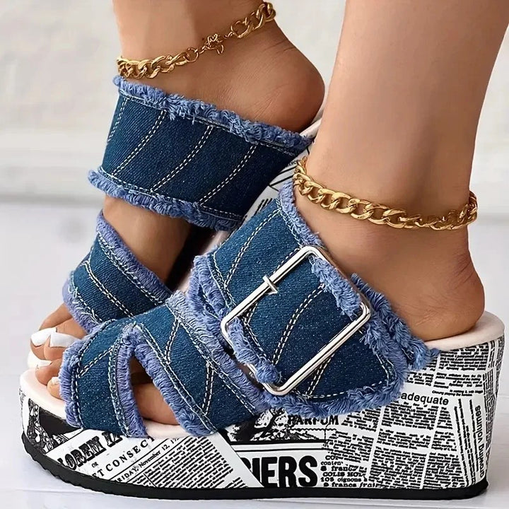 Gazzetta Newsprint Wedge Slides