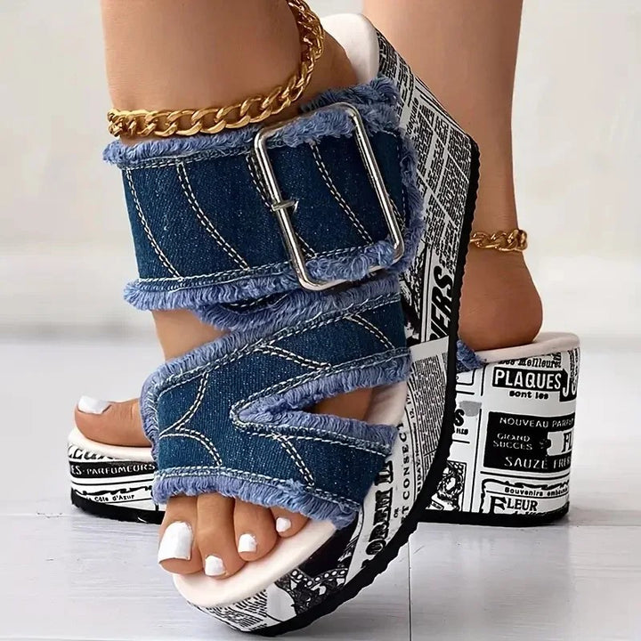 Gazzetta Newsprint Wedge Slides