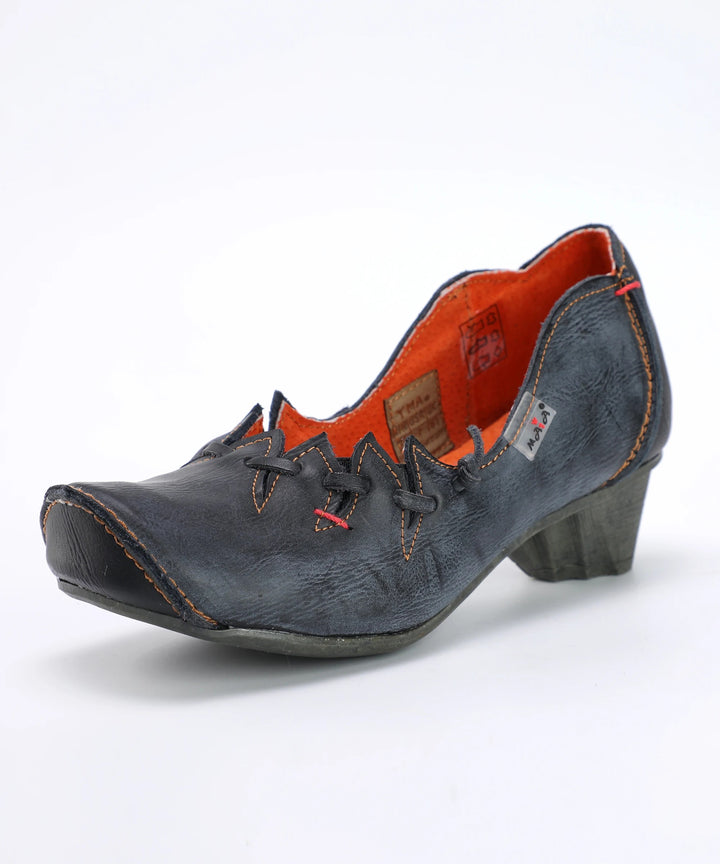 Foglia Leaf-Laced Leather Pumps
