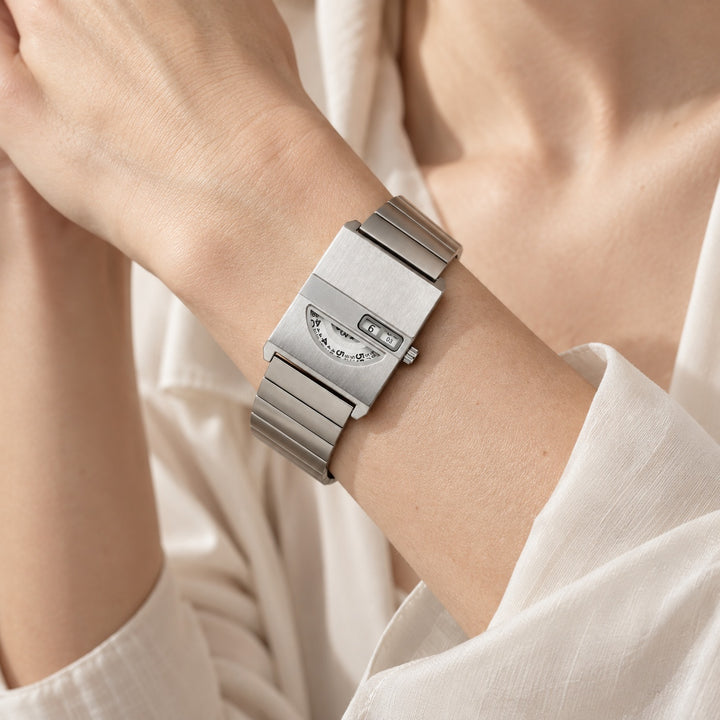 Porthole Half-Dial Watch — ce_metastatic_01